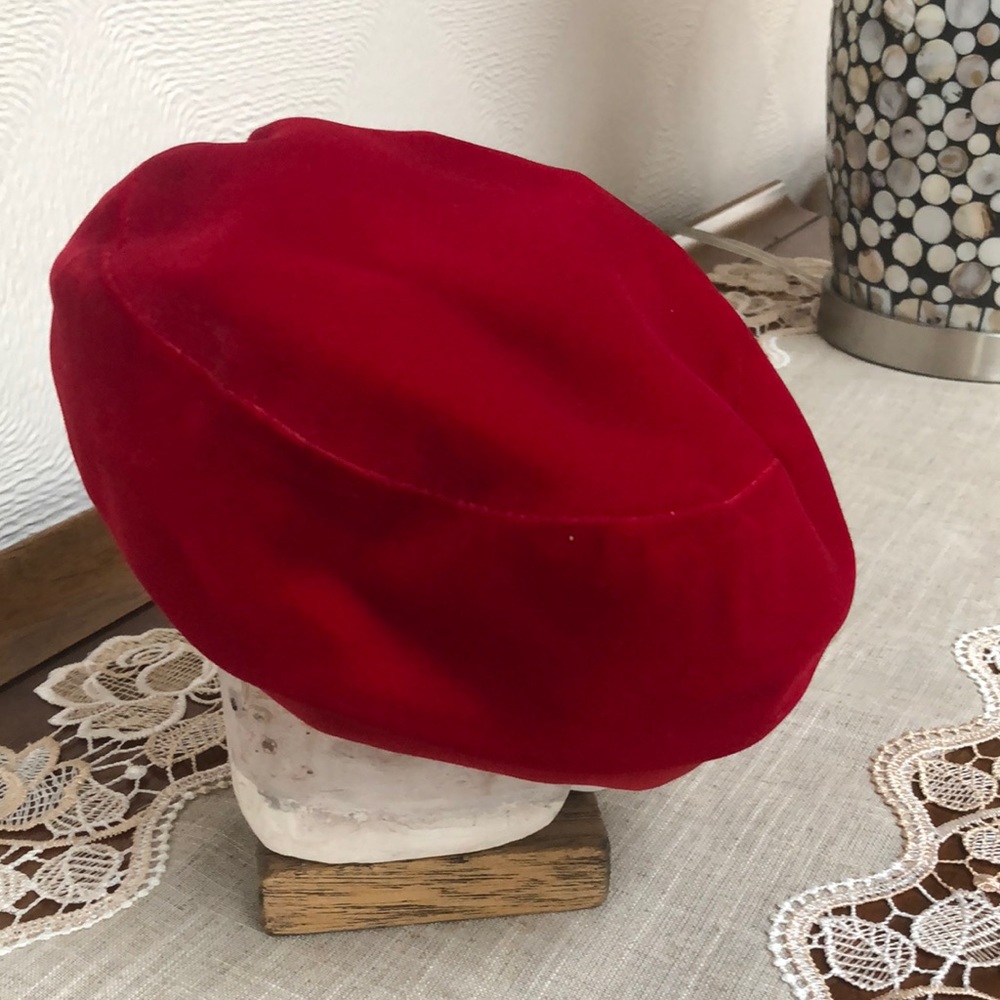 Red velvet beanie, size small, vintage